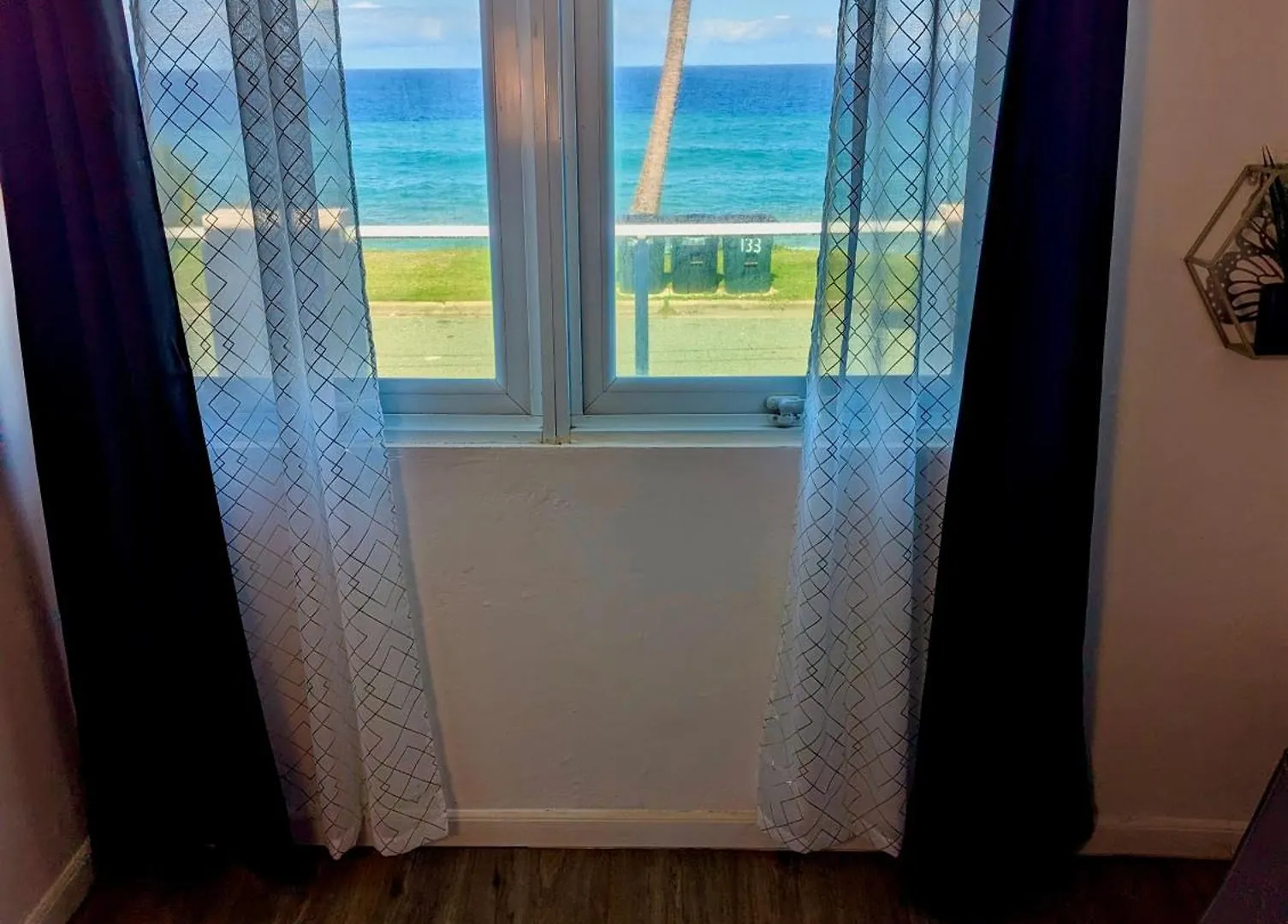 ארסיבו Modern Oceanfront Apartment